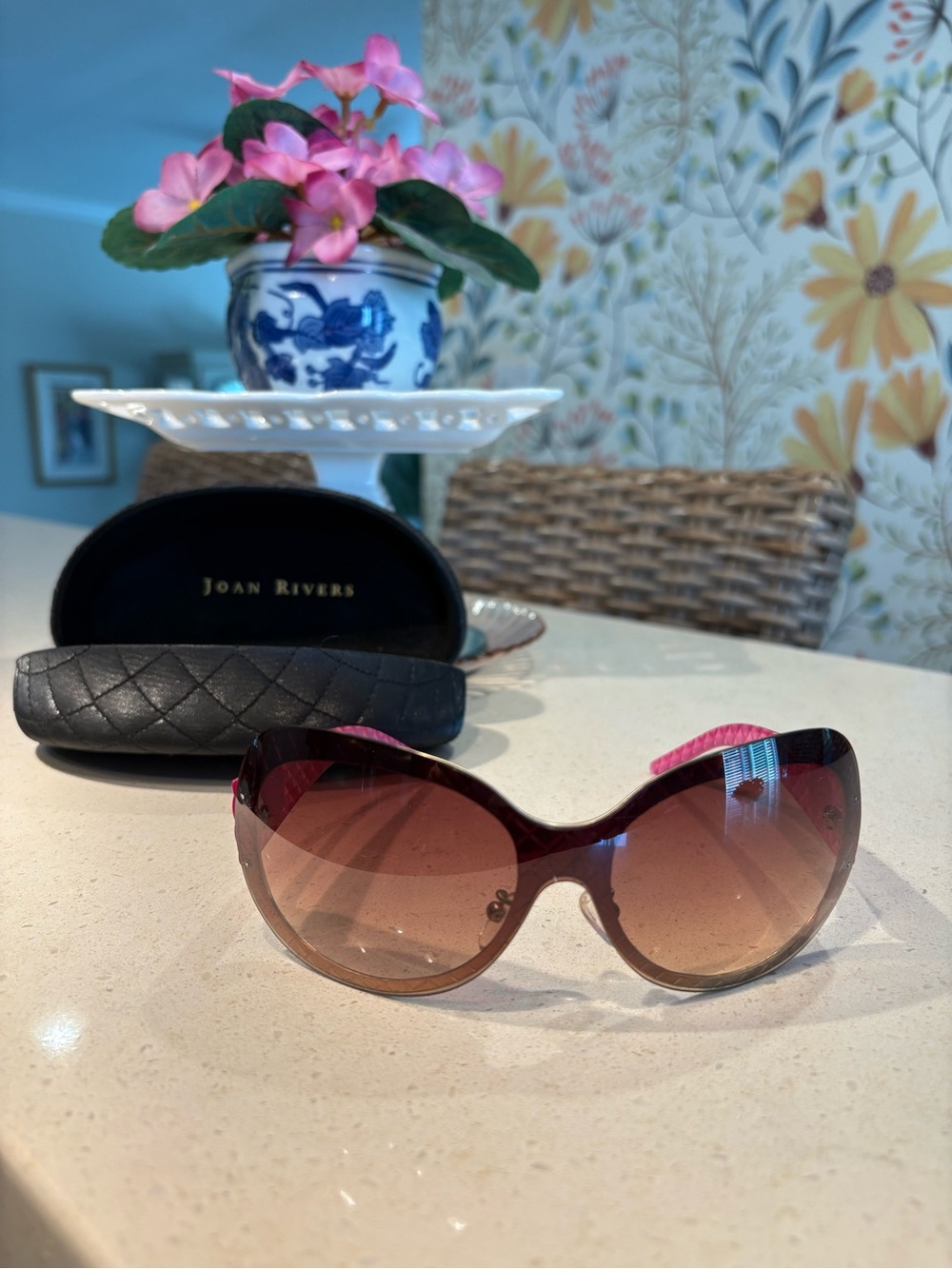 Joan Rivers Women's Gradient Pink/Brown Oversized Sunglasses
